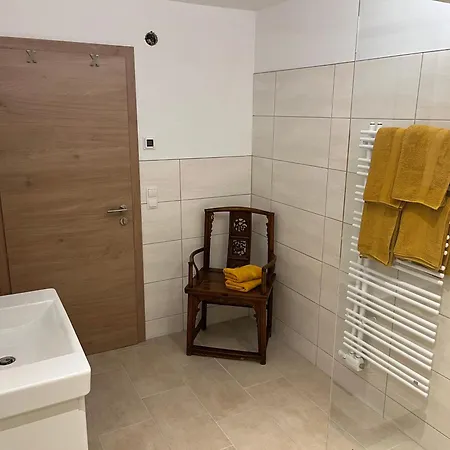 Appartement Smart - Privates & Bad Im Untergeschoss - Kingsize Komfort Fuer Zwei Radstadt